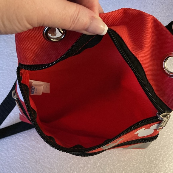 NWOT - Genuine Disney Mickey Mouse ❤️ Red Crossbody Bag Strap & Zippered Pockets - Picture 9 of 9